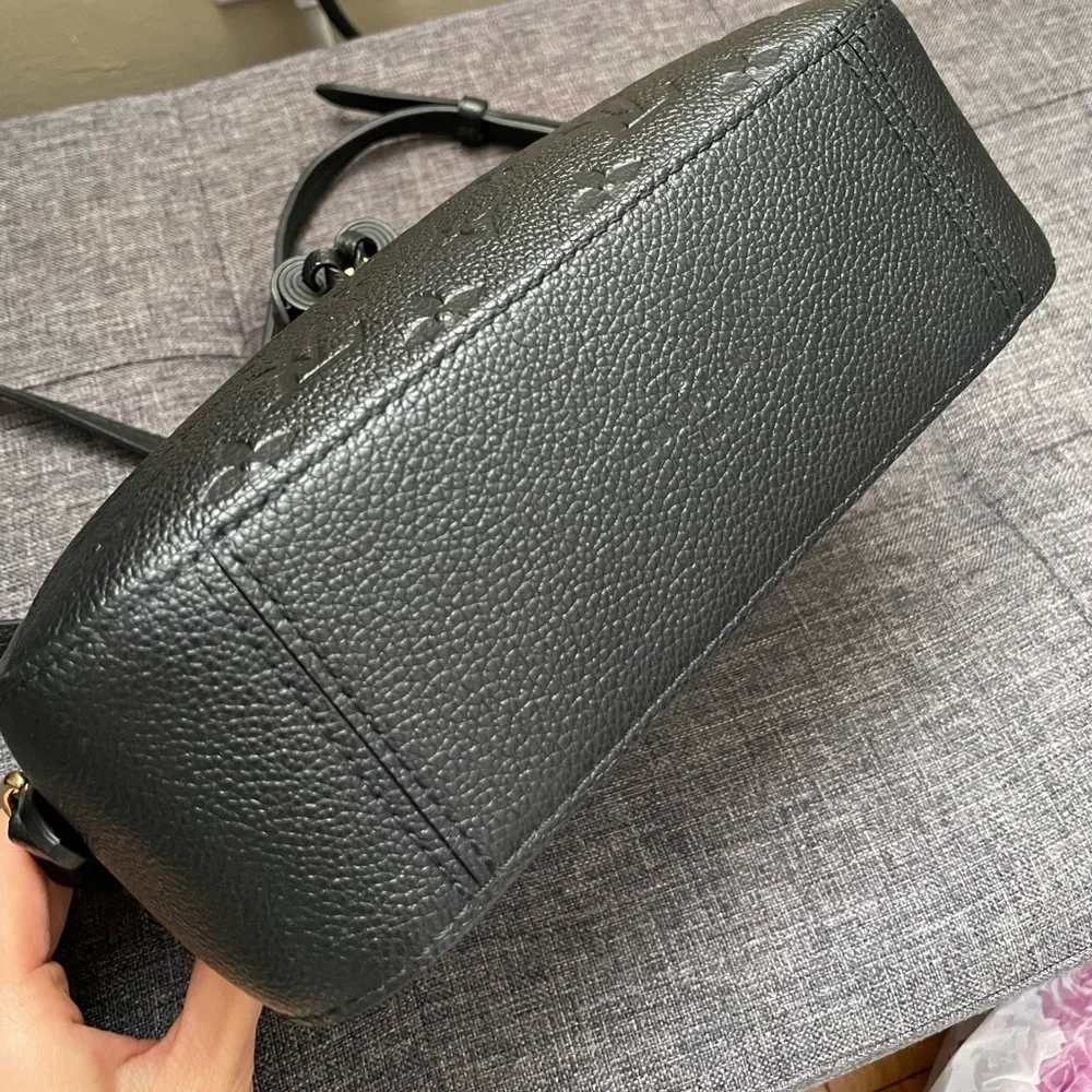 Slightly worn. Louis Vuitton Saintonge Pre Owned in excellent condition. - Picture 2 of 8